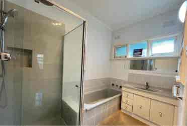 Looking For roommate