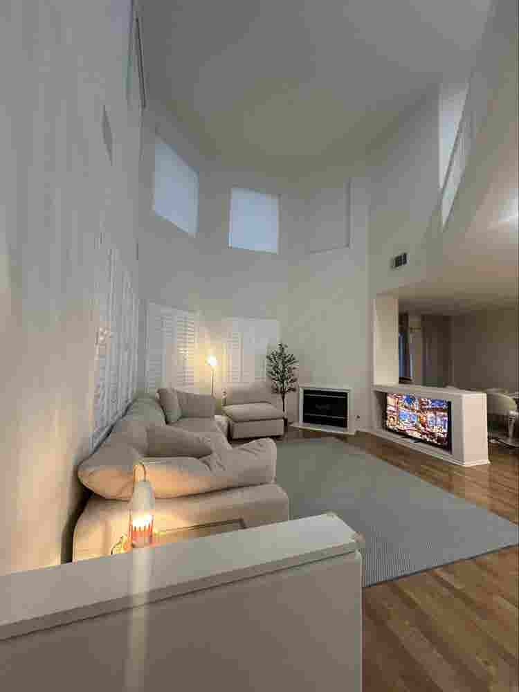 Private Bedroom En-suite Bathroom