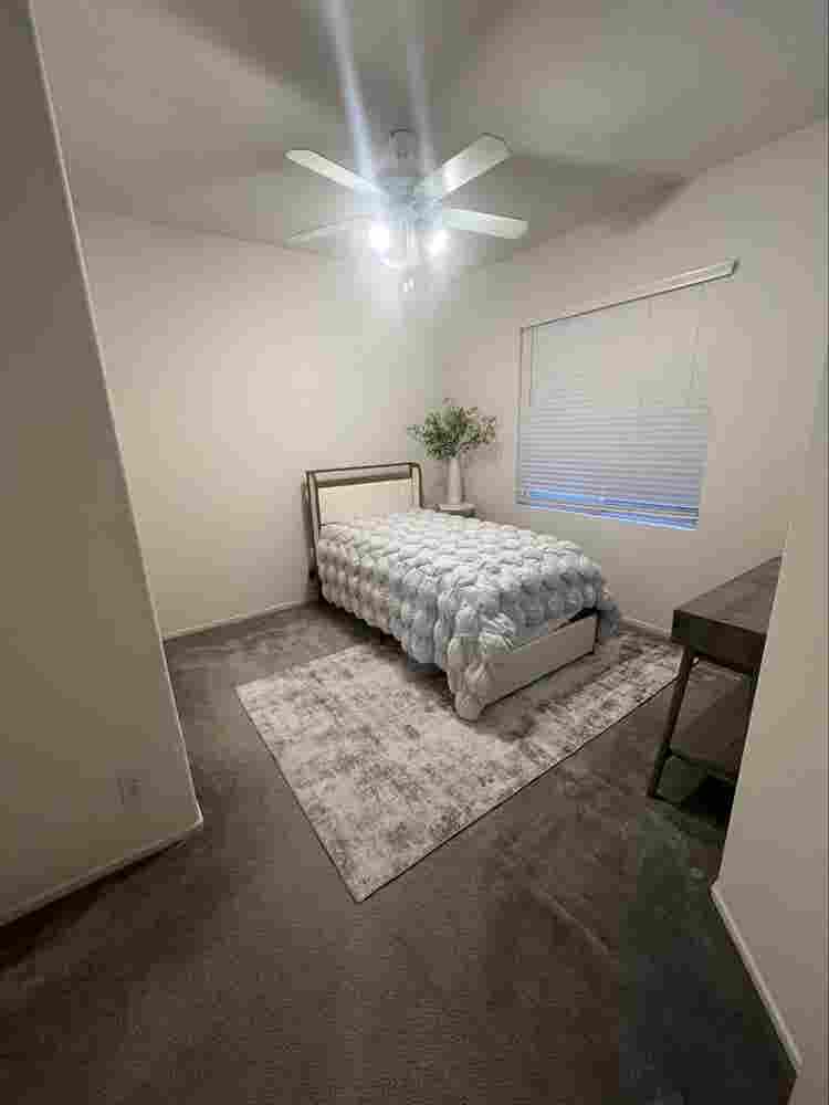 Private Bedroom En-suite Bathroom