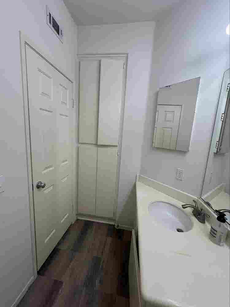 Private Bedroom En-suite Bathroom