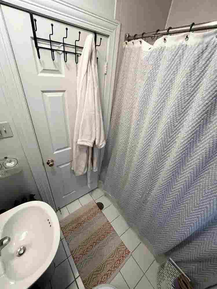 SUBLEASE NEEDED:  Bath