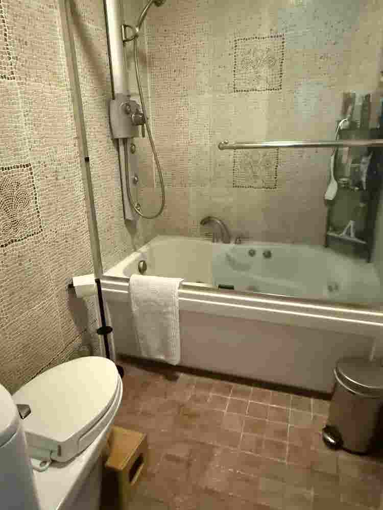 Amenities and Location