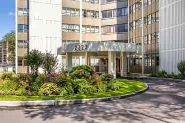Rooms for Rent in Modern Condo