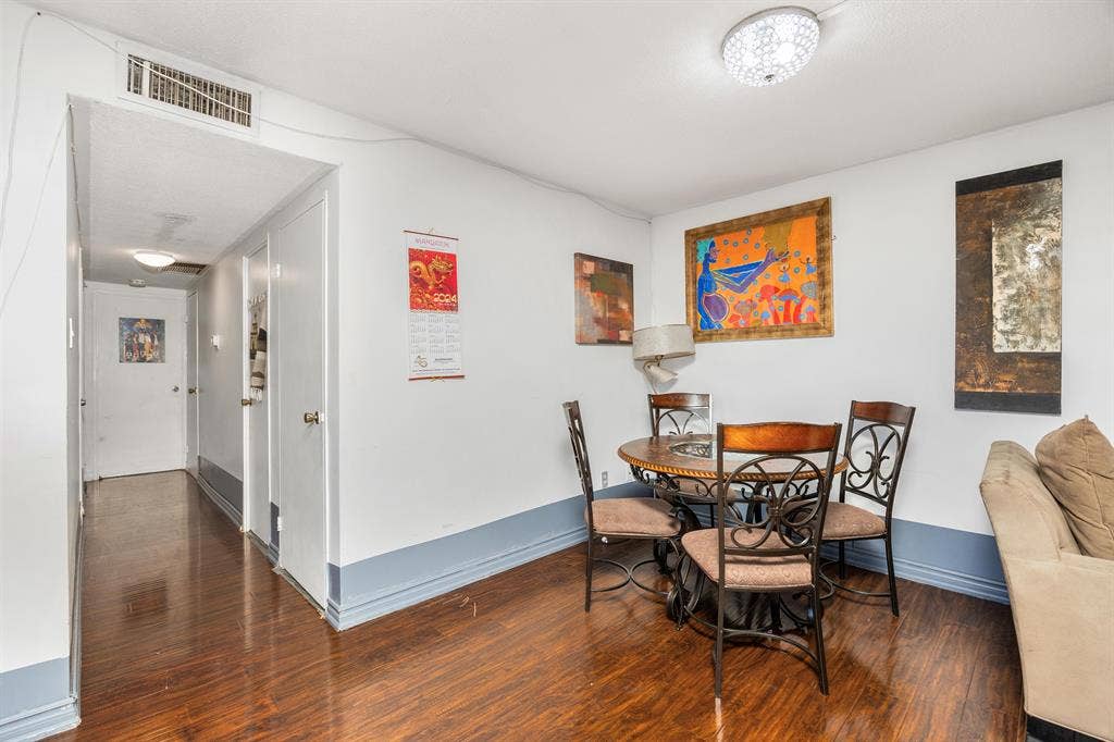 Rooms for Rent in Modern Condo