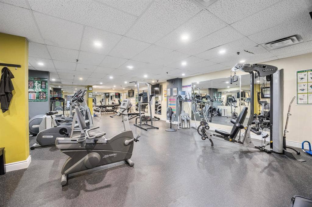 Rooms for Rent in Modern Condo