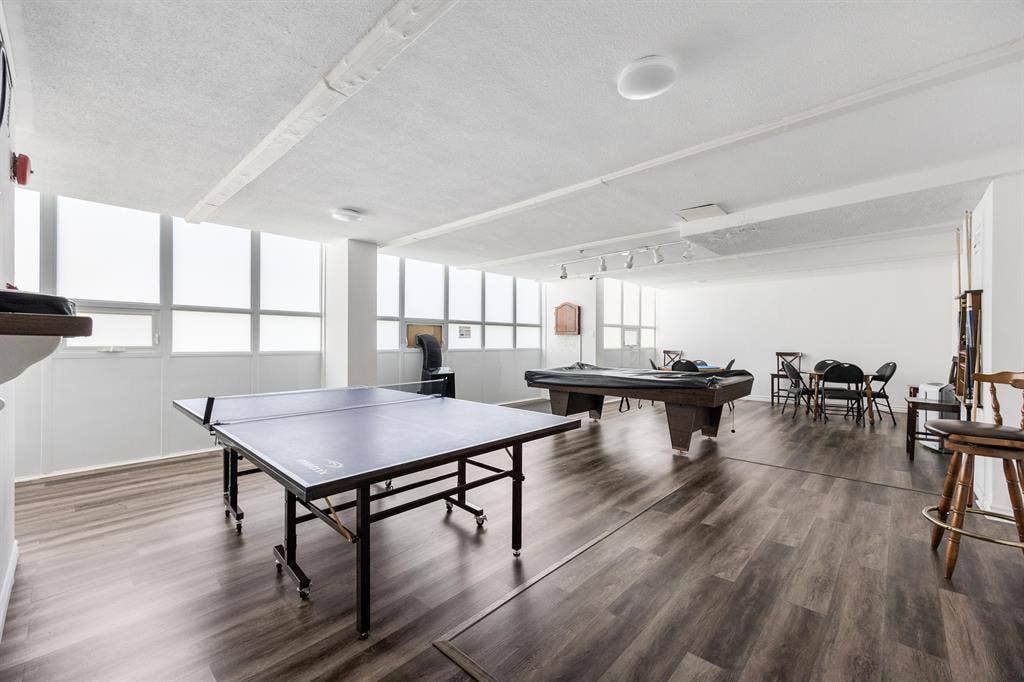 Rooms for Rent in Modern Condo