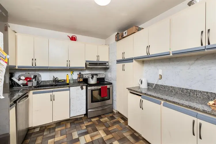 Rooms for Rent in Modern Condo