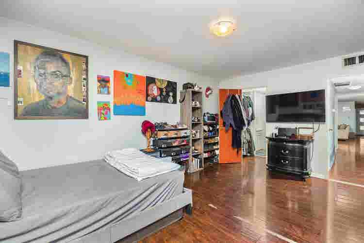 Rooms for Rent in Modern Condo