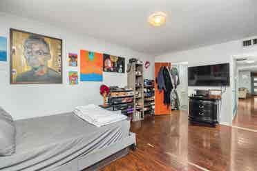 Rooms for Rent in Modern Condo