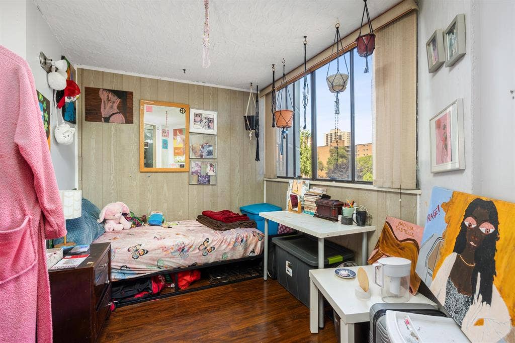 Rooms for Rent in Modern Condo