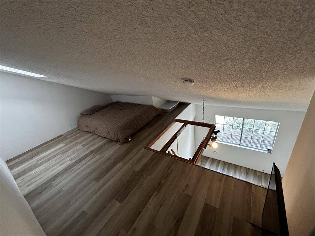 Room for Rent with LOFT!!