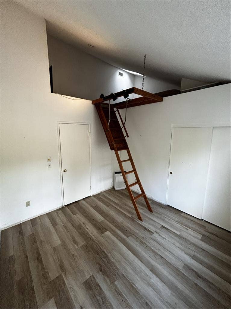 Room for Rent with LOFT!!