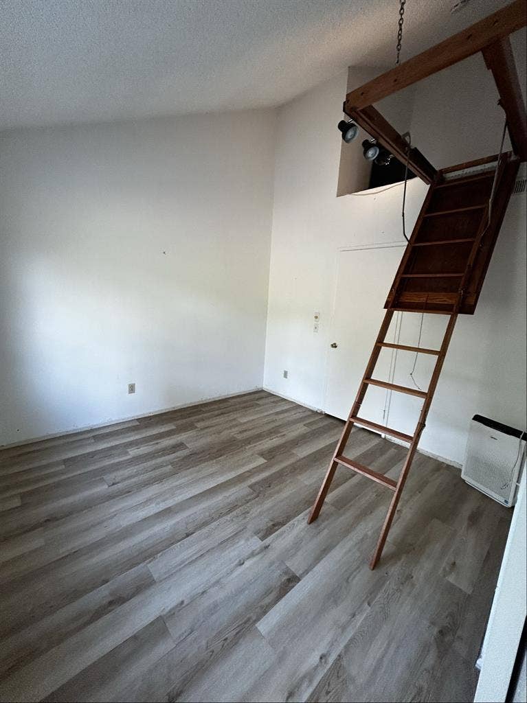 Room for Rent with LOFT!!