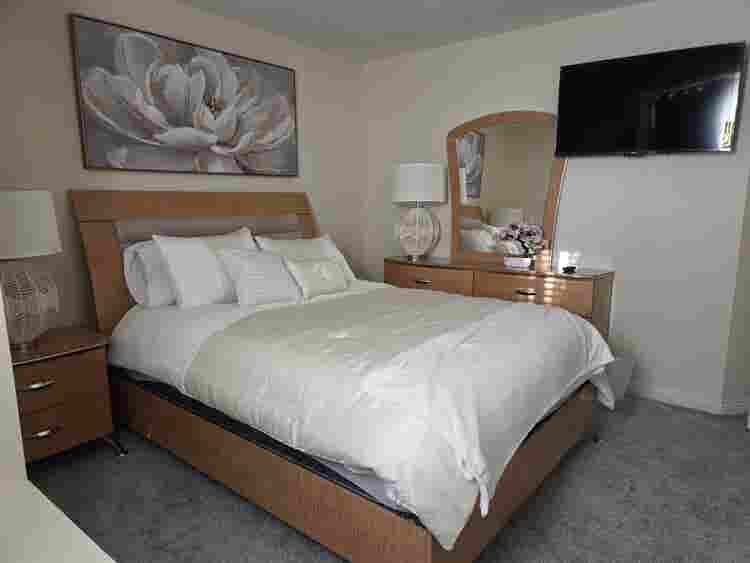 2 beautifully furnished rooms