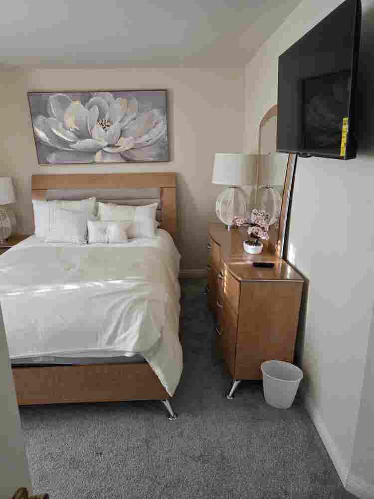 2 beautifully furnished rooms