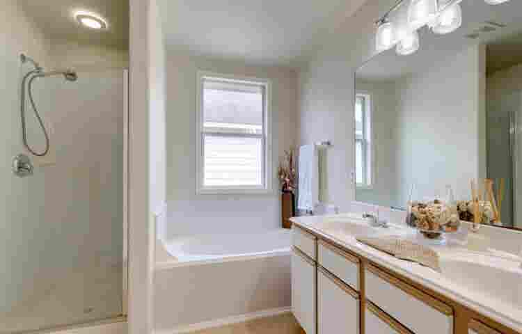 Room/Bth for Rent – Fully Furnished