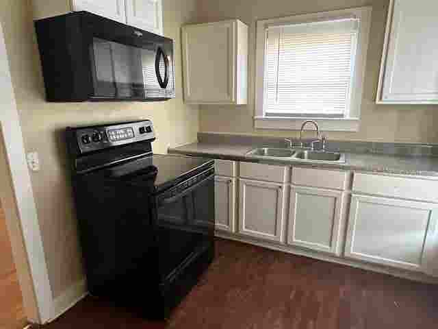 Spacious PRIVATE room for rent