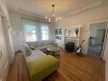 Private Room, near MacArthur Bart