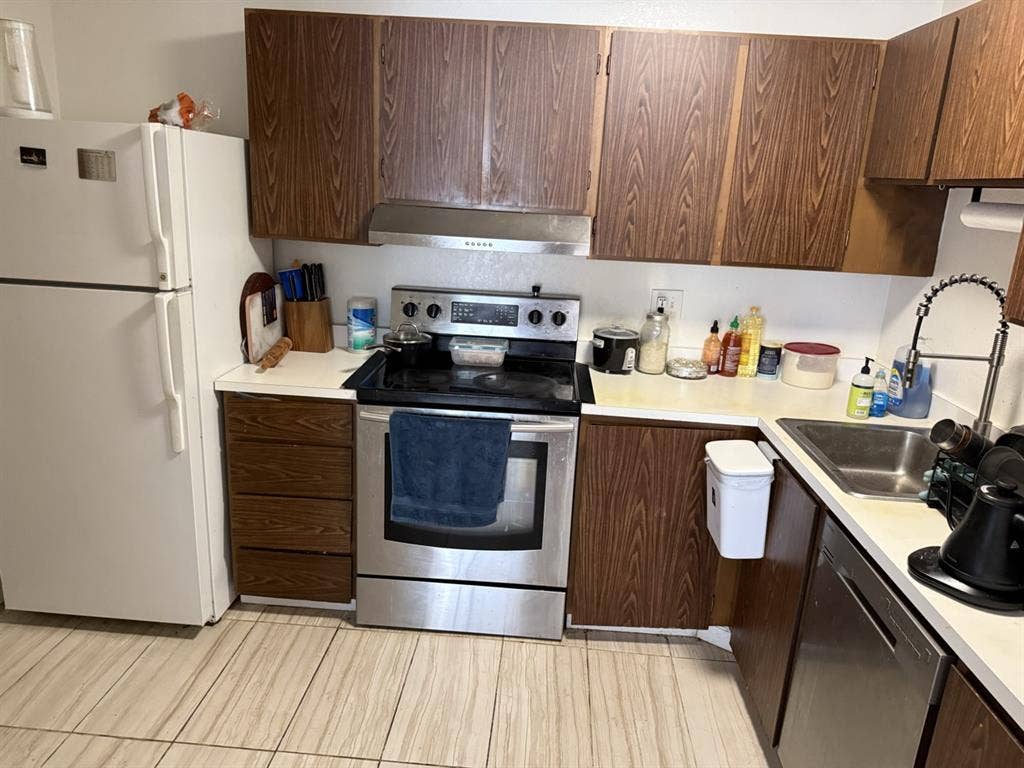 Albany 1BHK (All Inclusive)