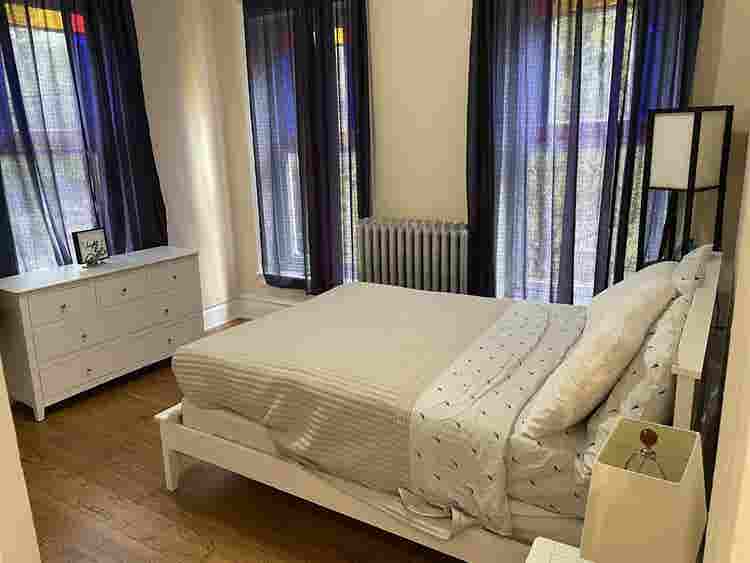 furnished Room