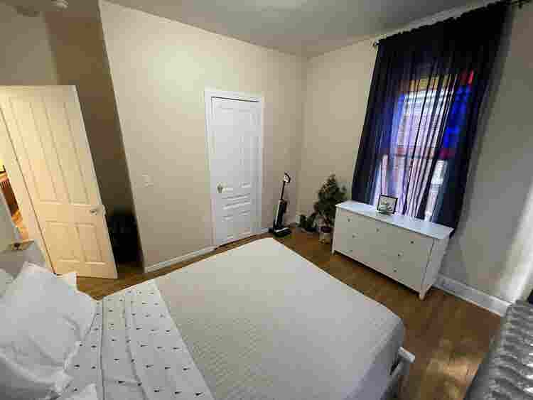 furnished Room