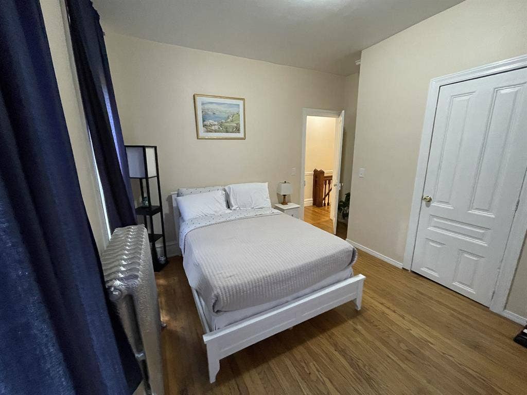 furnished Room