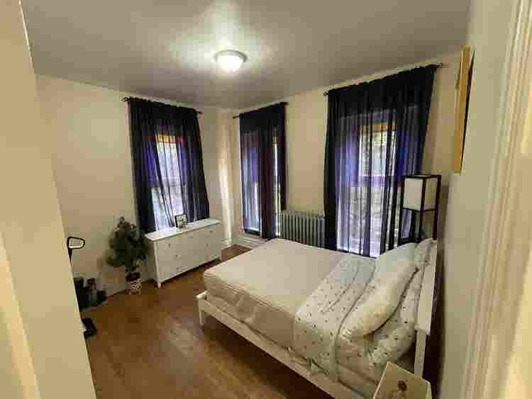 furnished Room
