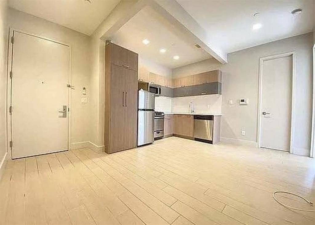 Female roommate wanted - IMMEDIATE