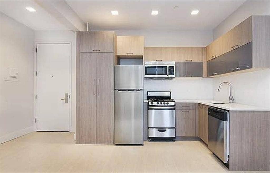 Female roommate wanted - IMMEDIATE