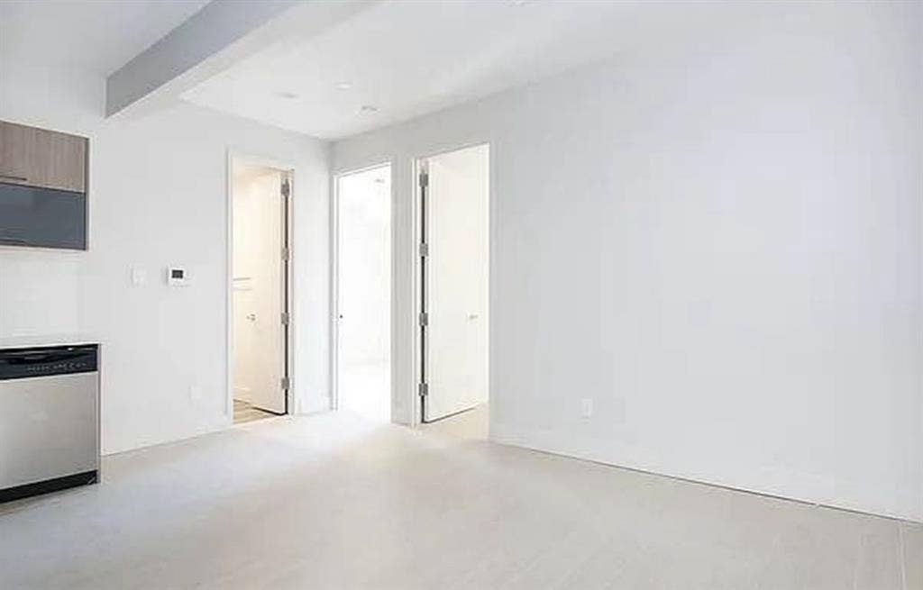 Female roommate wanted - IMMEDIATE