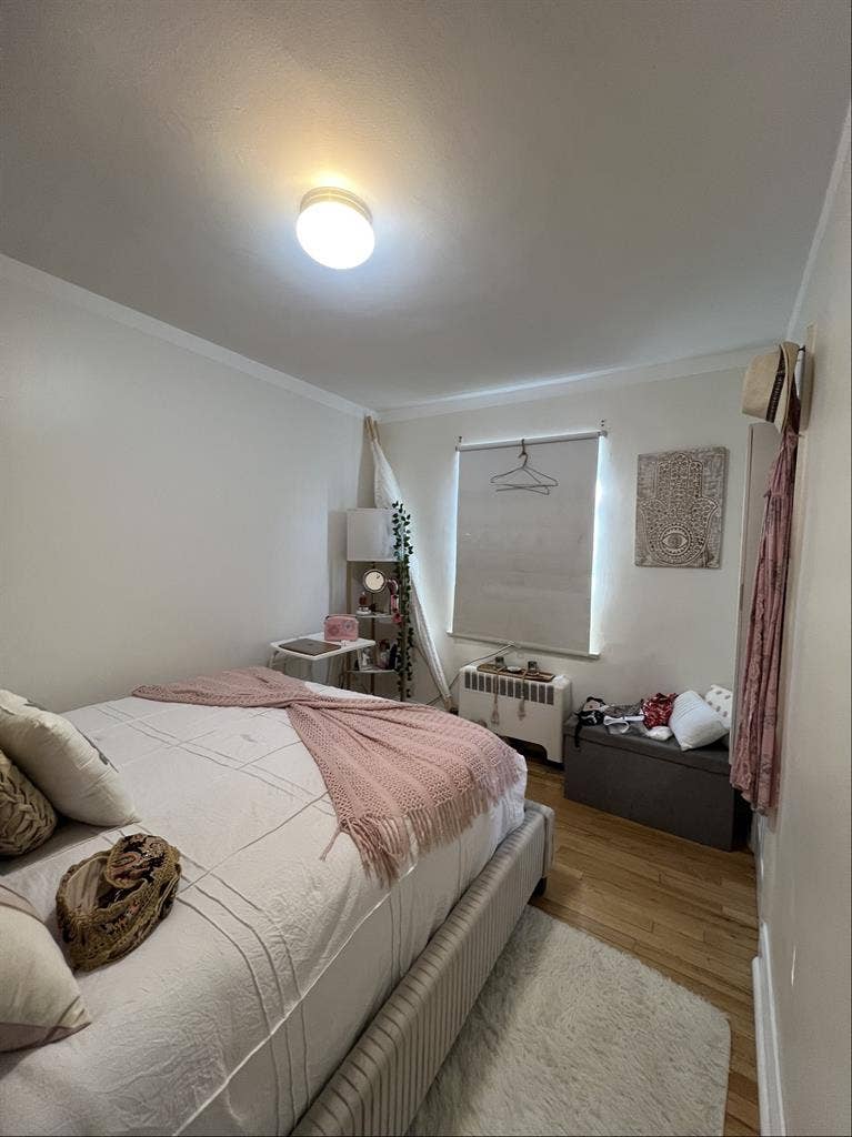 Private room for rent
(female only)