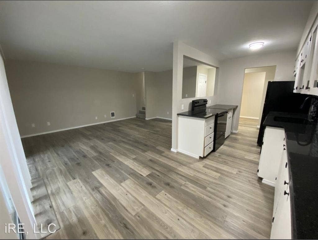 .5 bath apartment!