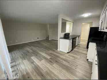 .5 bath apartment!