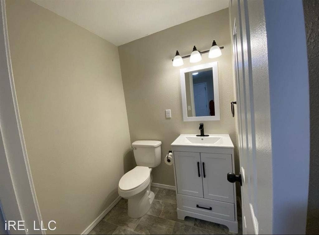 .5 bath apartment!