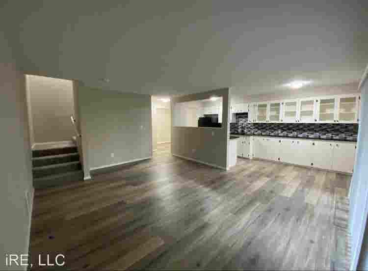 .5 bath apartment!