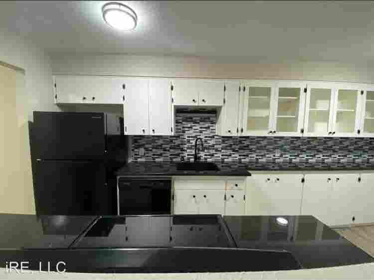 .5 bath apartment!