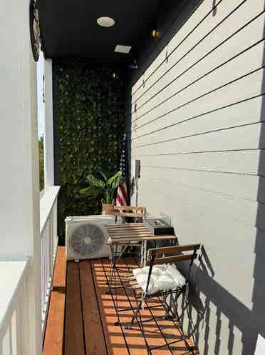 Large furnished room in townhouse