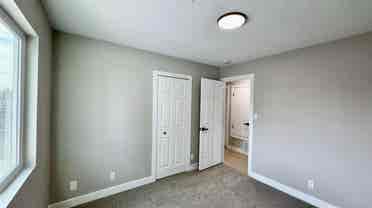 Room for Rent-$
