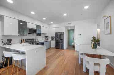 Private room with share bathroom