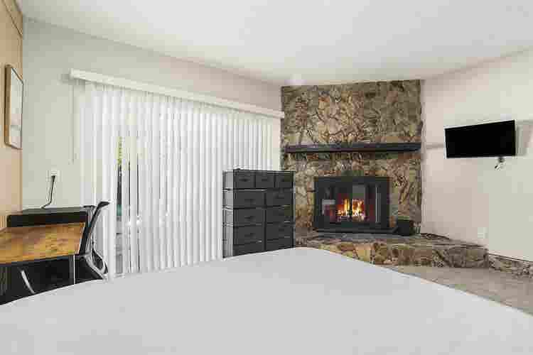 Furnished, large private rooms