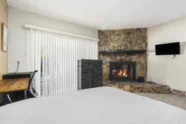 Furnished, large private rooms