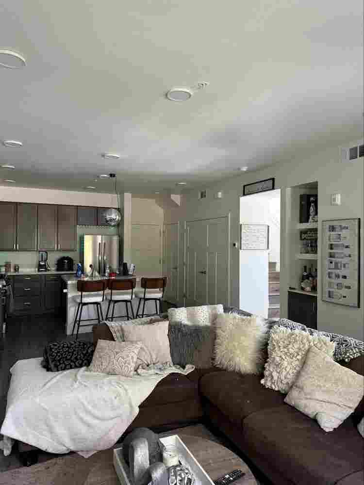 1 room available September 1st