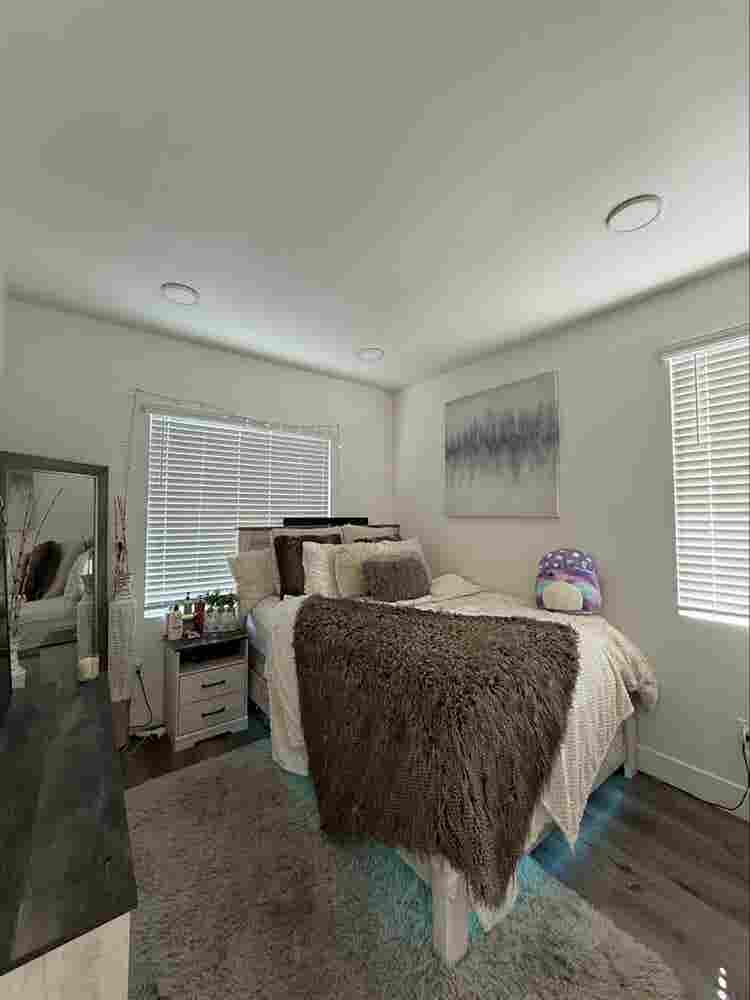 1 room available September 1st
