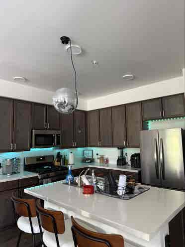 1 room available September 1st