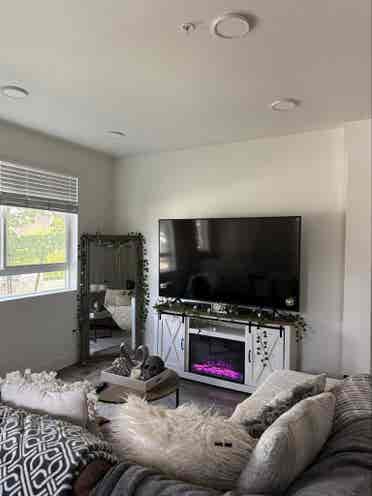 1 room available September 1st