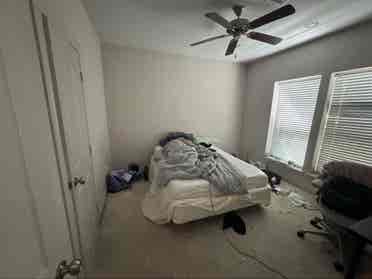 Room in Midtown 3 Floor townhouse
