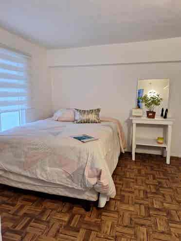 Se renta miniestudio con baño 1 per