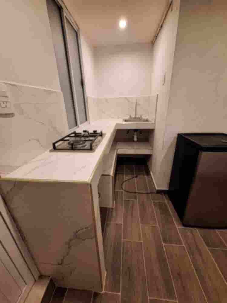 Se renta miniestudio con baño 1 per