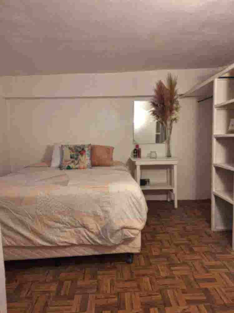 Se renta miniestudio con baño 1 per