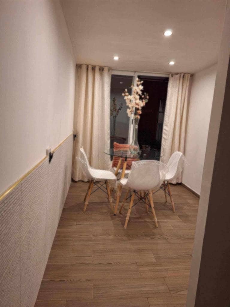 Se renta miniestudio con baño 1 per